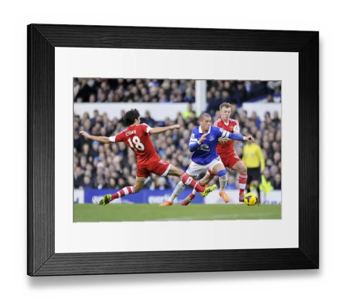 Framed Print : Battling Midfielders: Ross Barkley's Tussle with Ward-Prowse and Cork (Everton vs. Southampton)
