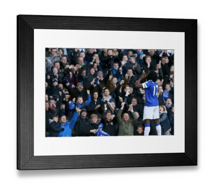 Framed Print : Romelu Lukaku's Emotional Goal Celebration: A Heartfelt Kiss to Everton Fans Framed Print : Romelu Lukaku's Emotional Goal Celebration: A Heartfelt Kiss to Everton Fans