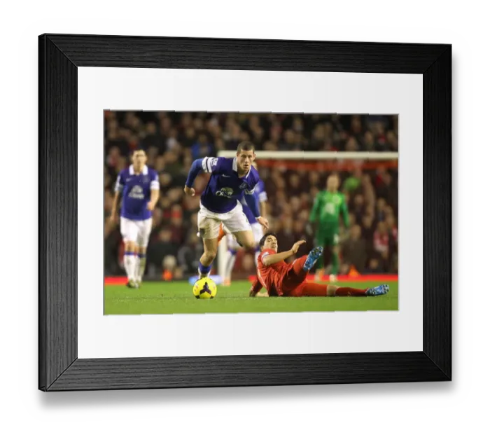 Framed Print : Ross Barkley Evades Luis Suarez: Everton vs. Liverpool's Intense Rivalry (4-0) Framed Print : Ross Barkley Evades Luis Suarez: Everton vs. Liverpool's Intense Rivalry (4-0)