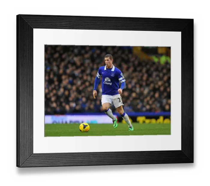 Framed Print : Everton's Ross Barkley Shines: Thrilling 2-1 Victory Over Aston Villa (01-02-2014, Goodison Park) Framed Print : Everton's Ross Barkley Shines: Thrilling 2-1 Victory Over Aston Villa (01-02-2014, Goodison Park)