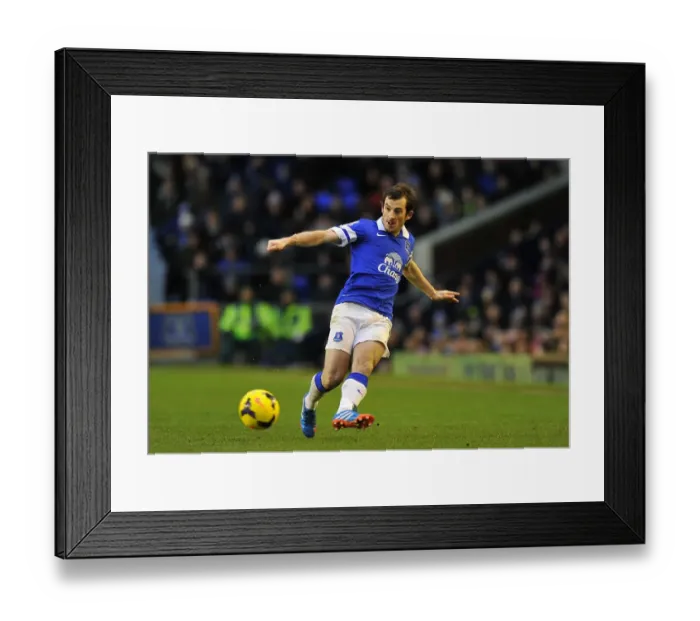 Framed Print : Everton's Baines Secures Victory: Everton 2-1 Aston Villa (01-02-2014) Framed Print : Everton's Baines Secures Victory: Everton 2-1 Aston Villa (01-02-2014)