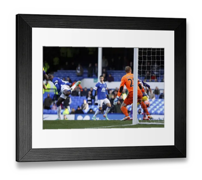 Framed Print : Everton's Lacina Traore Scores Opening Goal in FA Cup Fifth Round Against Swansea City (16-02-2014) Framed Print : Everton's Lacina Traore Scores Opening Goal in FA Cup Fifth Round Against Swansea City (16-02-2014)