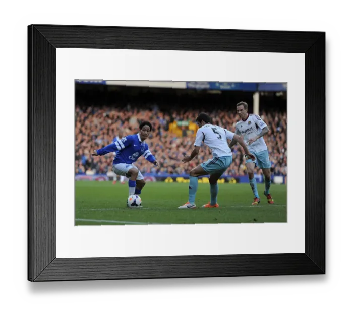 Framed Print : Steven Pienaar's Winning Performance: Everton's 1-0 Victory over West Ham United (01-03-2014) Framed Print : Steven Pienaar's Winning Performance: Everton's 1-0 Victory over West Ham United (01-03-2014)