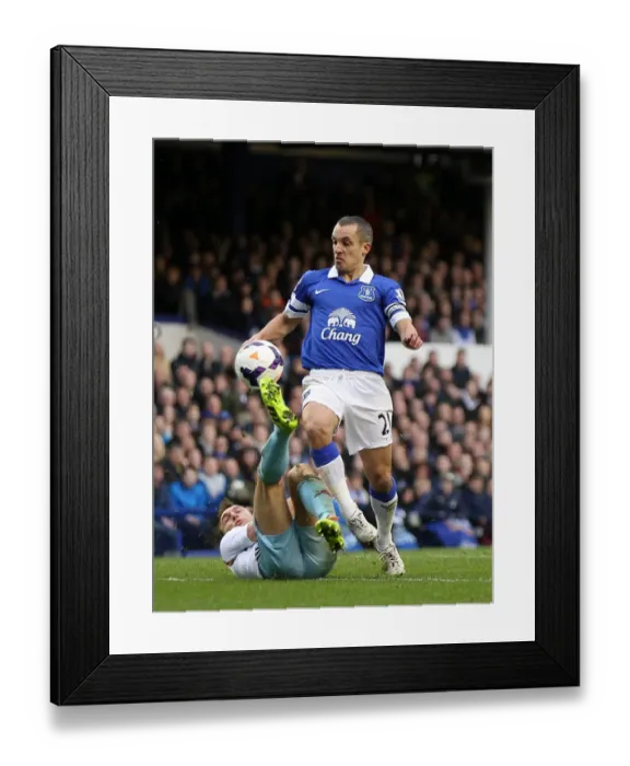 Framed Print : Battle for Supremacy: Noble vs. Osman - Everton vs. West Ham United (1-0) Framed Print : Battle for Supremacy: Noble vs. Osman - Everton vs. West Ham United (1-0)