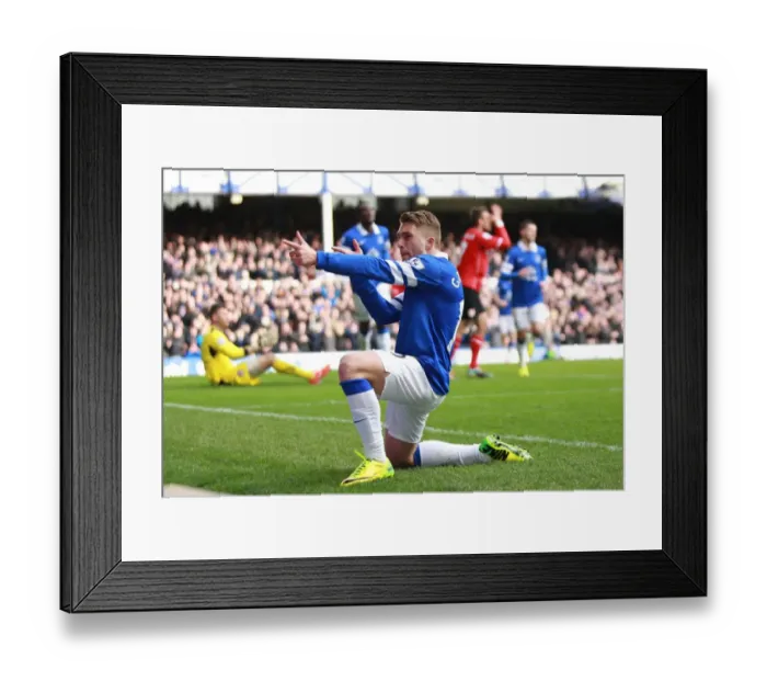 Framed Print : Deulofeu's Strike: Everton's Historic First Goal vs. Cardiff City (15-03-2014) Framed Print : Deulofeu's Strike: Everton's Historic First Goal vs. Cardiff City (15-03-2014)