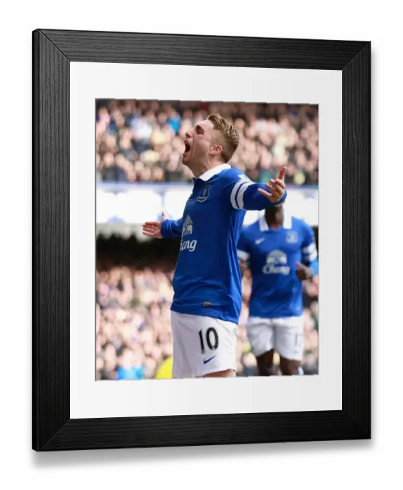 Framed Print : Deulofeu Strikes: Everton Takes the Lead Against Cardiff City in Premier League (15-03-2014)