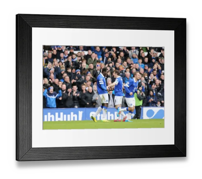 Framed Print : Double Trouble: Lukaku and Baines Celebrate Everton's Winning Goals (22-03-2014) Framed Print : Double Trouble: Lukaku and Baines Celebrate Everton's Winning Goals (22-03-2014)
