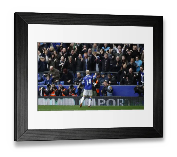 Framed Print : Naismith's Stunner: Everton's 3-0 Thriller Against Arsenal (April 6, 2014 - Goodison Park)
