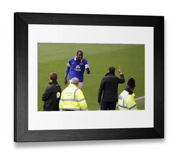 Framed Print : Everton's Double Strike: Lukaku and Martinez Celebrate in Style as Arsenal is Held Scoreless (3-0, Goodison Park, 06-04-2014) Framed Print : Everton's Double Strike: Lukaku and Martinez Celebrate in Style as Arsenal is Held Scoreless (3-0, Goodison Park, 06-04-2014)