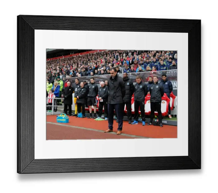 Framed Print : Roberto Martinez and Everton Team Observe Minutes Silence at Stadium of Light (Sunderland vs. Everton, Barclays Premier League, 12-04-2014)