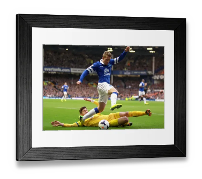 Framed Print : Barclays Premier League - Everton v Crystal Palace - Goodison Park