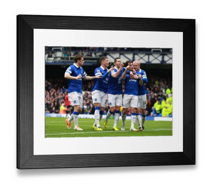Framed Print : Leighton Baines Scores Penalty: Everton Leads Manchester United 1-0 (April 21, 2014) Framed Print : Leighton Baines Scores Penalty: Everton Leads Manchester United 1-0 (April 21, 2014)