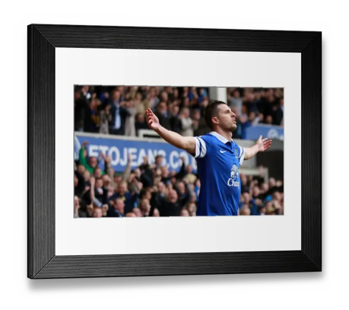 Framed Print : Barclays Premier League - Everton v Manchester United - Goodison Park