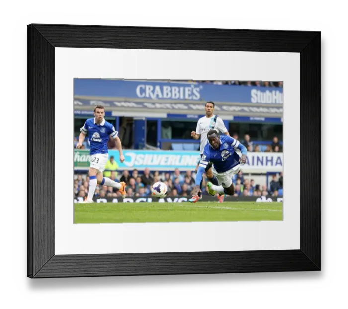 Framed Print : Romelu Lukaku's Brace Against Manchester City: Everton's Momentary Glory (3-2) Framed Print : Romelu Lukaku's Brace Against Manchester City: Everton's Momentary Glory (3-2)
