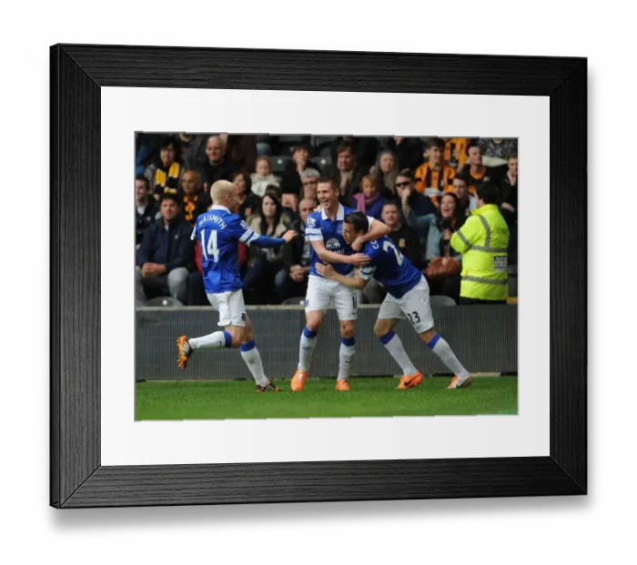 Framed Print : McCarthy's Stunner: Everton's First Goal in 2-0 Victory over Hull City Framed Print : McCarthy's Stunner: Everton's First Goal in 2-0 Victory over Hull City