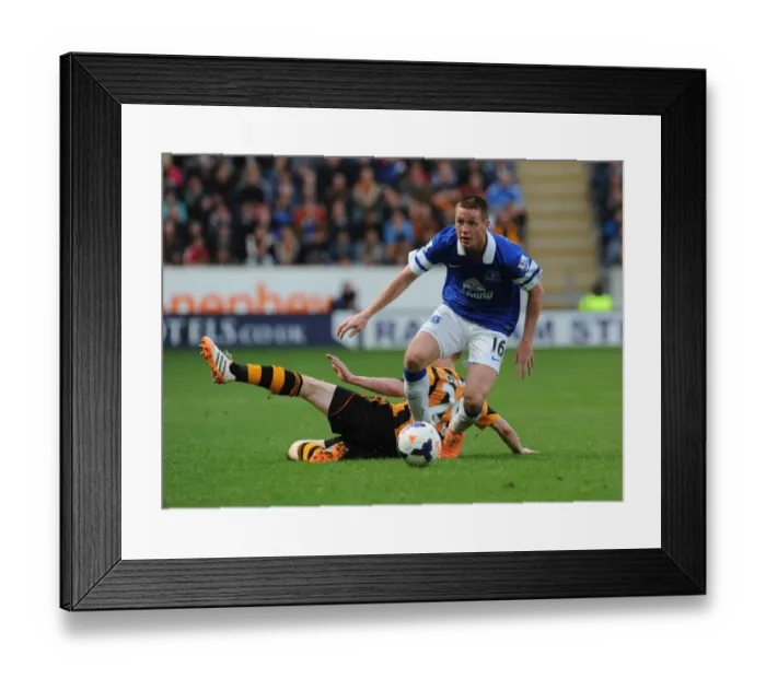 Framed Print : McCarthy's Winning Moment: Everton Triumphs Over Hull City in Premier League