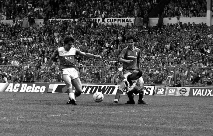 Framed Print : 1986 FA Cup Final - Everton v Liverpool - Wembley Stadium -10 / 05 / 86 Framed Print : 1986 FA Cup Final - Everton v Liverpool - Wembley Stadium -10 / 05 / 86