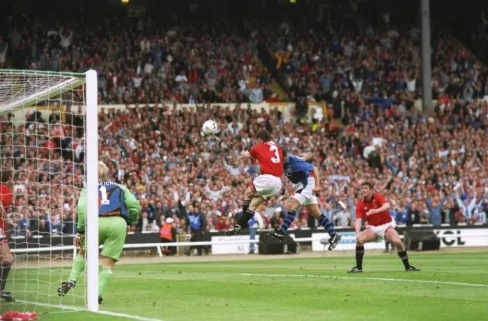 Framed Print : 1995 FA Cup - Final - Everton V Manchester United - Wembley Framed Print : 1995 FA Cup - Final - Everton V Manchester United - Wembley