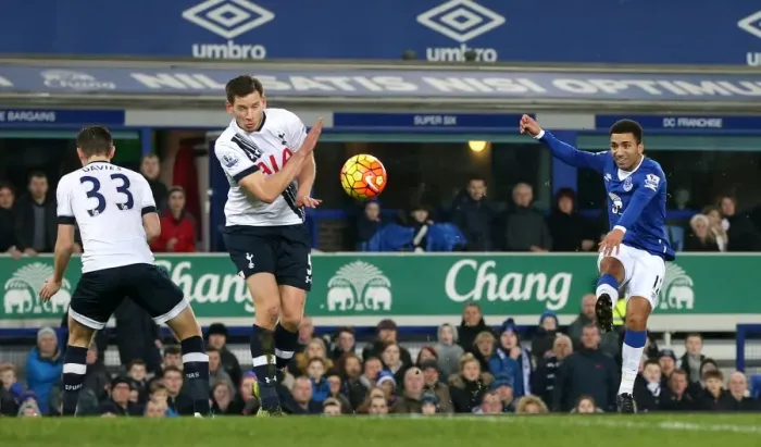 Framed Print : Aaron Lennon Scores First Goal for Everton: Everton 1-0 Tottenham Hotspur at Goodison Park, Premier League