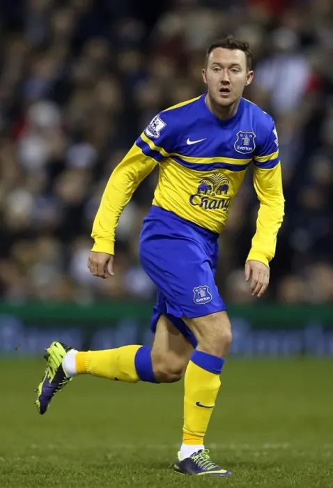 Framed Print : Aiden McGeady's Dramatic Performance: Everton Battles to 1-1 Draw Against West Bromwich Albion Framed Print : Aiden McGeady's Dramatic Performance: Everton Battles to 1-1 Draw Against West Bromwich Albion