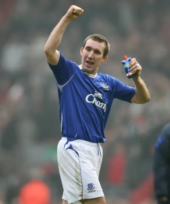 Framed Print : Alan Stubbs: Everton's Triumphant Hero Framed Print : Alan Stubbs: Everton's Triumphant Hero
