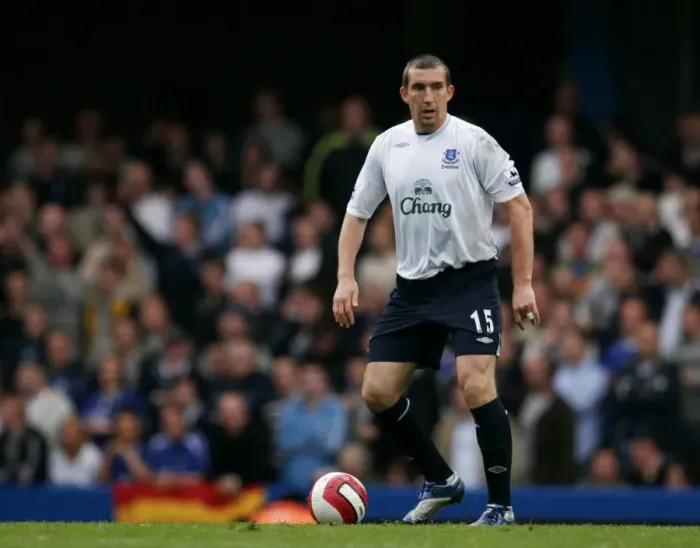 Framed Print : Alan Stubbs: The Steadfast Everton Defender Framed Print : Alan Stubbs: The Steadfast Everton Defender
