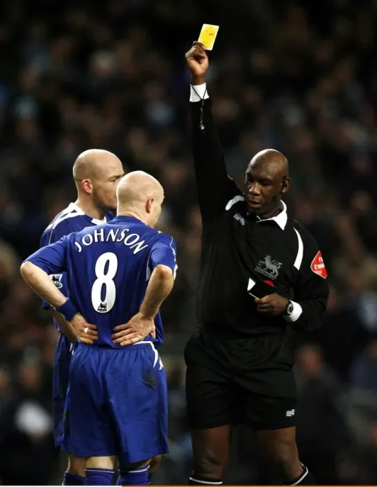 Framed Print : Andy Johnson Yellow Carded by Referee Uriah Rennie in Everton vs Manchester City Framed Print : Andy Johnson Yellow Carded by Referee Uriah Rennie in Everton vs Manchester City