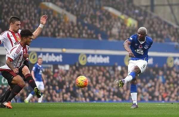 Arouna Kone Scores Everton's Second Goal Against Sunderland at Goodison Park
