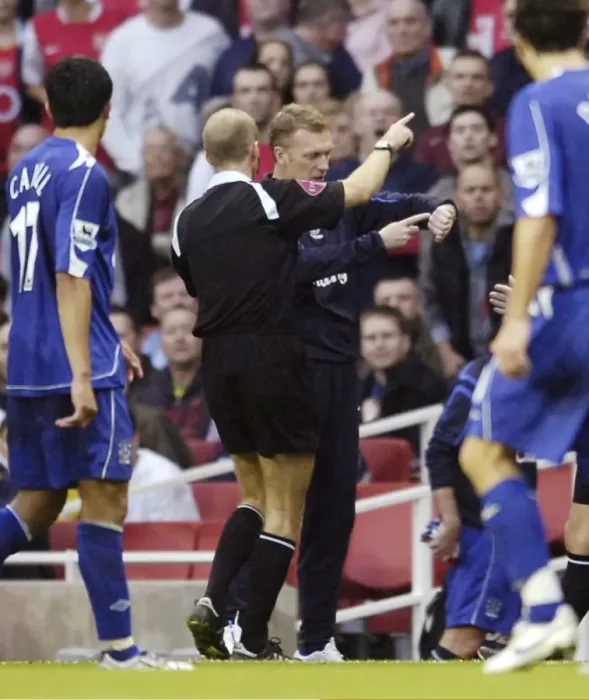 Framed Print : Arsenal v Everton 28  /  10  /  06 Everton manager David Moyes is sent off by referee Mike Riley