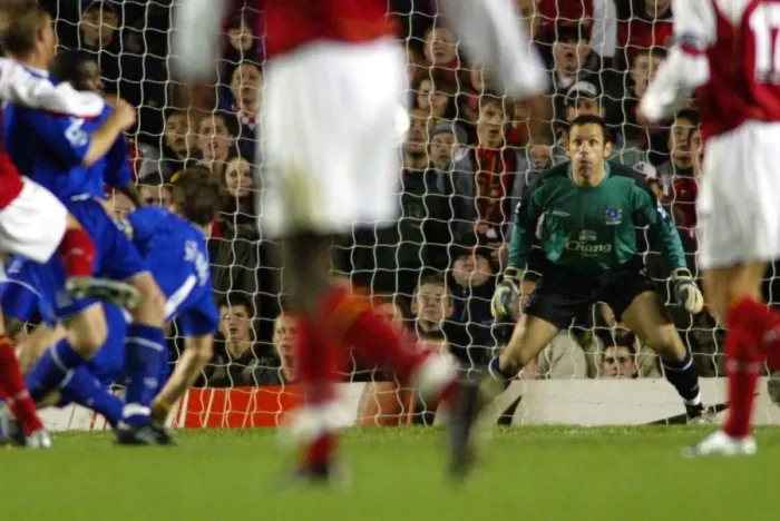 Framed Print : Arsenal's Triumph: 3-1 Over Everton (Season 04-05) Framed Print : Arsenal's Triumph: 3-1 Over Everton (Season 04-05)