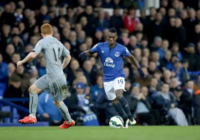 Framed Print : Atsu vs Colback: Battle of the Midfielders - Everton vs Newcastle United, Barclays Premier League (Goodison Park) Framed Print : Atsu vs Colback: Battle of the Midfielders - Everton vs Newcastle United, Barclays Premier League (Goodison Park)