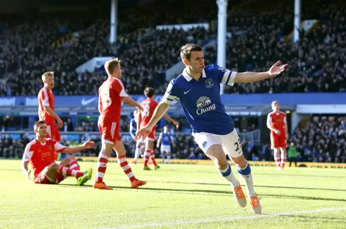 Framed Print : Barclays Premier League - Everton v Southampton - Goodison Park
