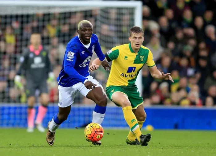 Framed Print : Barclays Premier League - Norwich City v Everton - Carrow Road Framed Print : Barclays Premier League - Norwich City v Everton - Carrow Road