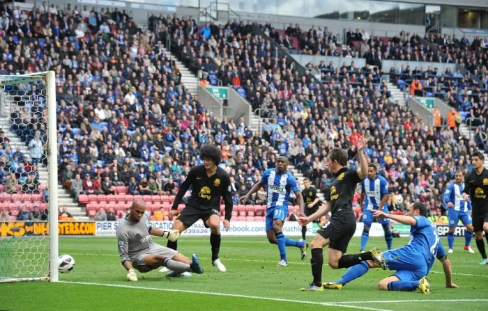 Framed Print : Barclays Premier League - Wigan Athletic v Everton - DW Stadium Framed Print : Barclays Premier League - Wigan Athletic v Everton - DW Stadium