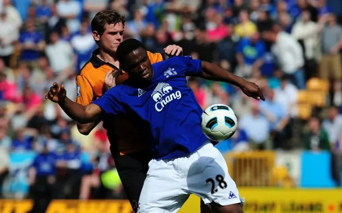 Framed Print : Battle for the Ball: Anichebe vs. Stearman - Everton vs. Wolverhampton Wanderers in the Premier League (09 April 2011) Framed Print : Battle for the Ball: Anichebe vs. Stearman - Everton vs. Wolverhampton Wanderers in the Premier League (09 April 2011)