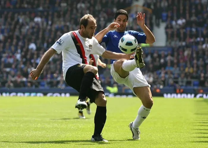 Framed Print : Battle for the Ball: Arteta vs. Zabaleta - Everton vs. Manchester City (07 May 2011) Framed Print : Battle for the Ball: Arteta vs. Zabaleta - Everton vs. Manchester City (07 May 2011)