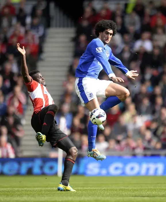 Framed Print : Battle for the Ball: Fellaini vs. Diaye - Sunderland vs. Everton, Premier League 2013 Framed Print : Battle for the Ball: Fellaini vs. Diaye - Sunderland vs. Everton, Premier League 2013