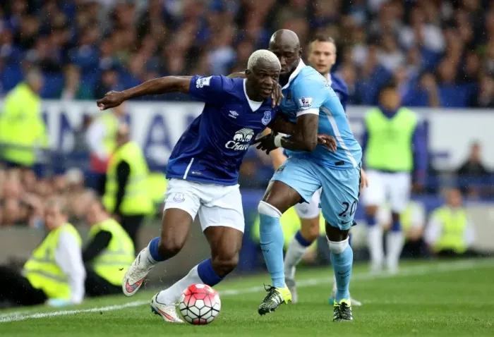 Framed Print : Battle for the Ball: Kone vs Mangala - Everton vs Manchester City (Barclays Premier League) Framed Print : Battle for the Ball: Kone vs Mangala - Everton vs Manchester City (Barclays Premier League)
