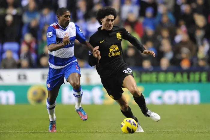 Framed Print : Battle for the Ball: Leigertwood vs. Fellaini - Reading vs. Everton, Premier League (17-11-2012) Framed Print : Battle for the Ball: Leigertwood vs. Fellaini - Reading vs. Everton, Premier League (17-11-2012)