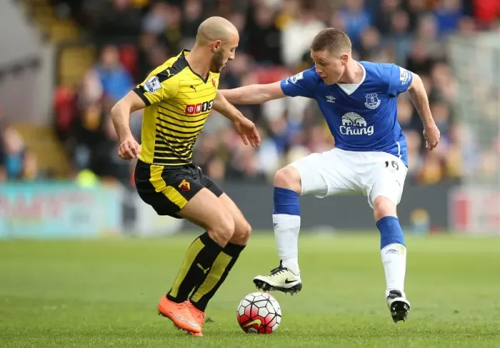 Framed Print : Battle for the Ball: McCarthy vs Amrabat - Everton vs Watford, Premier League Framed Print : Battle for the Ball: McCarthy vs Amrabat - Everton vs Watford, Premier League