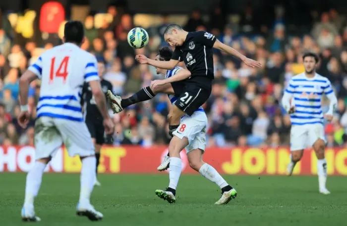 Framed Print : Battle for the Ball: Osman vs. Barton - Everton vs. Queens Park Rangers, Premier League Framed Print : Battle for the Ball: Osman vs. Barton - Everton vs. Queens Park Rangers, Premier League