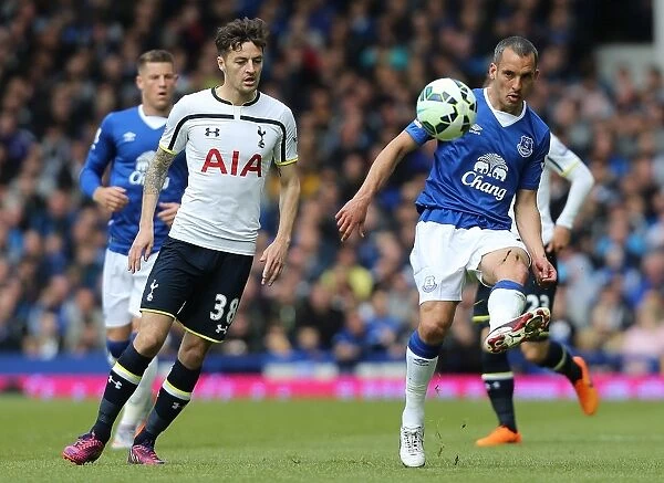Battle for the Ball: Osman vs. Mason - Everton vs. Tottenham Hotspur, Premier League Rivalry