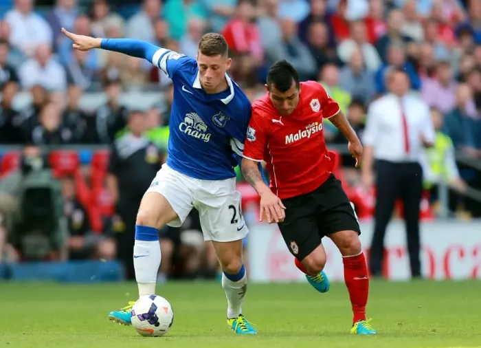 Framed Print : Battle for the Ball: Ross Barkley vs Gary Medel - A Premier League Clash at Cardiff City (31-08-2013) Framed Print : Battle for the Ball: Ross Barkley vs Gary Medel - A Premier League Clash at Cardiff City (31-08-2013)