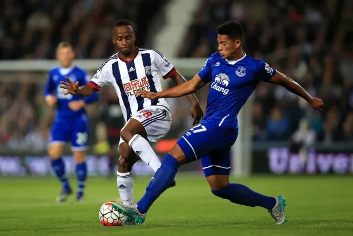 Framed Print : Battle for the Ball: Saido Berahino vs. Tyias Browning - Premier League Clash Framed Print : Battle for the Ball: Saido Berahino vs. Tyias Browning - Premier League Clash