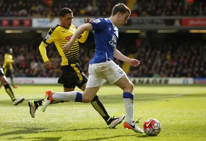 Framed Print : Battle for the Ball: Seamus Coleman vs. Jose Holebas - Everton vs. Watford, Premier League Framed Print : Battle for the Ball: Seamus Coleman vs. Jose Holebas - Everton vs. Watford, Premier League