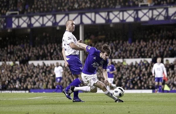 Battle for the Ball: Seamus Coleman vs. David Murphy - Everton vs. Birmingham City, Barclays Premier League (Goodison Park, 2011)