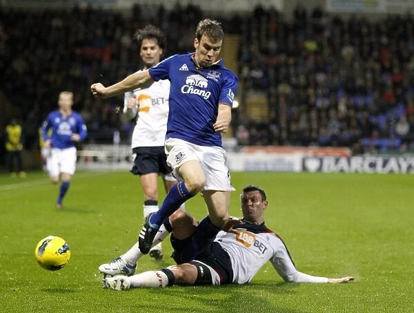 Battle for the Ball: Seamus Coleman vs. Paul Robinson - Everton vs. Bolton Wanderers, Premier League (2011)