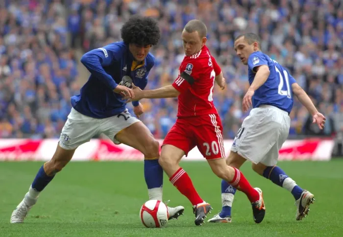 Framed Print : Battle for the FA Cup Semi-Final Ball: Fellaini vs Spearing at Wembley Stadium Framed Print : Battle for the FA Cup Semi-Final Ball: Fellaini vs Spearing at Wembley Stadium