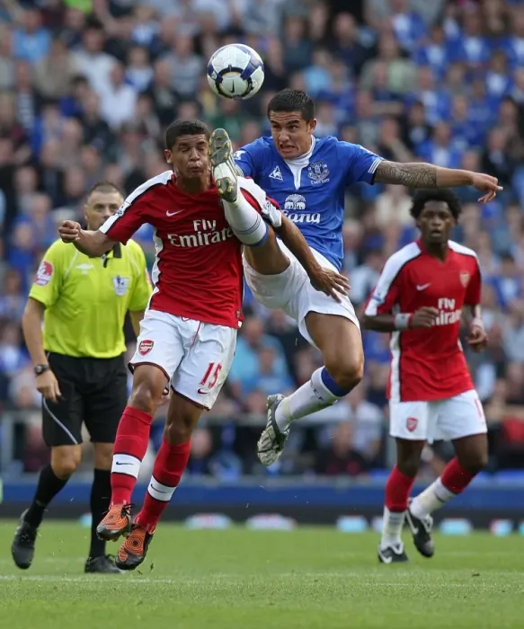 Framed Print : A Battle for Supremacy: Tim Cahill vs Denilson - Everton vs Arsenal Framed Print : A Battle for Supremacy: Tim Cahill vs Denilson - Everton vs Arsenal