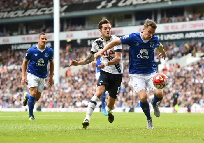 Framed Print : Battle at White Hart Lane: Mason vs. Coleman - Premier League Showdown between Tottenham's Ryan Mason and Everton's Seamus Coleman Framed Print : Battle at White Hart Lane: Mason vs. Coleman - Premier League Showdown between Tottenham's Ryan Mason and Everton's Seamus Coleman